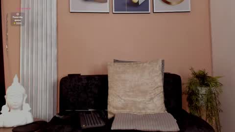 Thomas Eliott   independent model online show from 05/04/26, 07:32