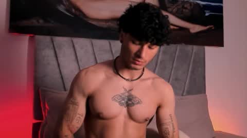 Snapshot of thomas_fit1 chatting on 12/21/25, 01:35 Thomas 3 JUST STAY AND BE MY LAST LOVE online show from 12/21/25, 01:35