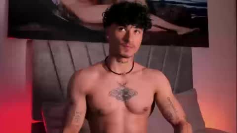 Snapshot of thomas_fit1 chatting on 01/08/26, 04:48 Thomas 3 JUST STAY AND BE MY LAST LOVE online show from 01/08/26, 04:48