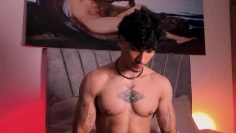 Snapshot of thomas_fit1 chatting on 01/15/26, 04:28 Thomas 3 JUST STAY AND BE MY LAST LOVE online show from 01/15/26, 04:28