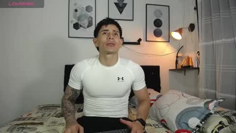 Snapshot of thomas_hot369 chatting on 04/07/26, 01:17 thomas_hot369 online show from 04/07/26, 01:17