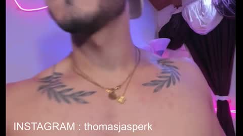 Snapshot of thomas_k7 chatting on 12/23/25, 12:30 Thomas online show from 12/23/25, 12:30