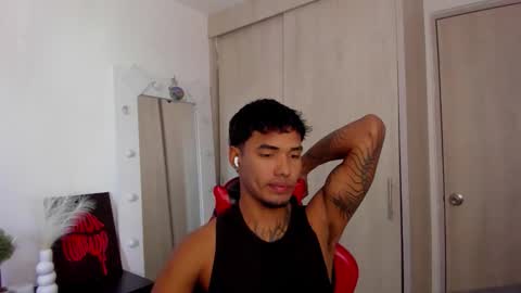 Snapshot of thomas_latin_boy chatting on 05/15/26, 07:10 Thomas online show from 05/15/26, 07:10