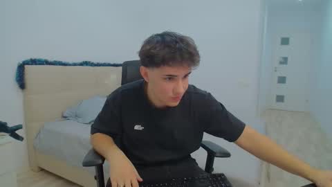 Snapshot of thomas_lawrence chatting on 12/13/24, 09:41 Thomas Lawrence online show from 12/13/24, 09:41