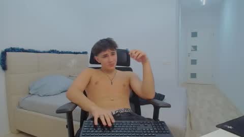 Snapshot of thomas_lawrence chatting on 12/14/24, 01:06 Thomas Lawrence online show from 12/14/24, 01:06