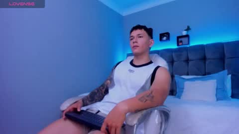 Thomas online show from 11/29/25, 01:47