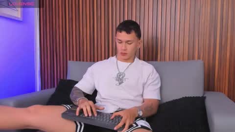 Thomas online show from 03/01/26, 02:19