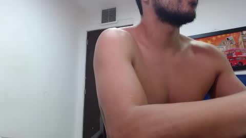 Snapshot of thomas_neuman chatting on 01/28/25, 08:15 Thomas online show from 01/28/25, 08:15