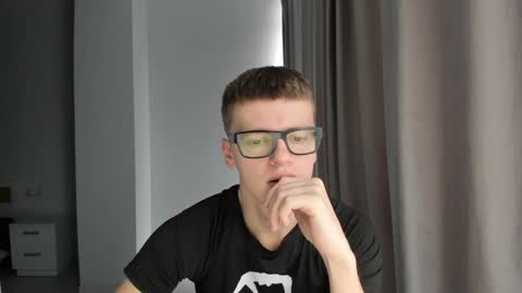 Snapshot of thomas_shelbivip chatting on 12/02/24, 10:39 Tomas online show from 12/02/24, 10:39