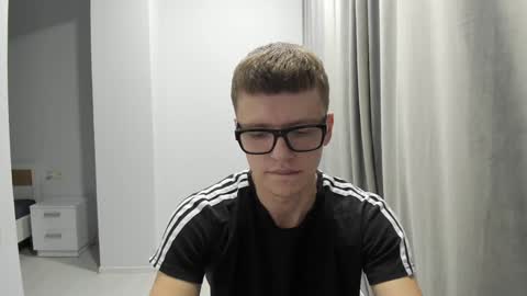 Snapshot of thomas_shelbivip chatting on 12/03/24, 02:05 Tomas online show from 12/03/24, 02:05