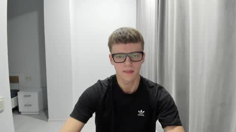 Snapshot of thomas_shelbivip chatting on 12/12/24, 02:48 Tomas online show from 12/12/24, 02:48