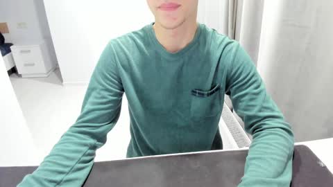 Snapshot of thomas_shelbivip chatting on 01/11/25, 09:46 Tomas online show from 01/11/25, 09:46