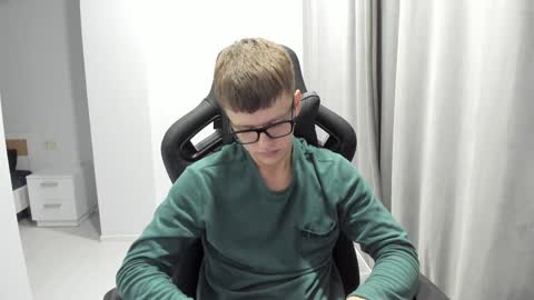 Snapshot of thomas_shelbivip chatting on 01/13/25, 04:19 Tomas online show from 01/13/25, 04:19