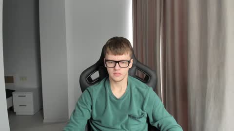 Snapshot of thomas_shelbivip chatting on 01/25/25, 10:08 Tomas online show from 01/25/25, 10:08