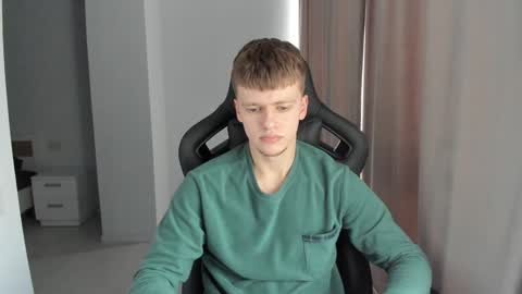 Snapshot of thomas_shelbivip chatting on 01/26/25, 01:04 Tomas online show from 01/26/25, 01:04