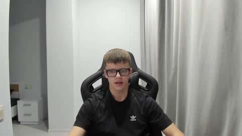 Snapshot of thomas_shelbivip chatting on 01/30/25, 07:48 Tomas online show from 01/30/25, 07:48