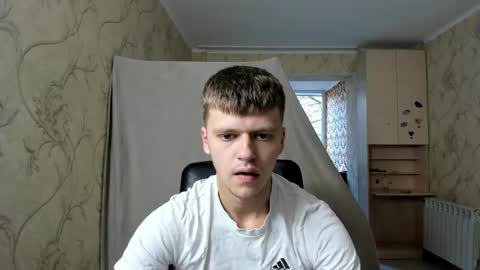 Snapshot of thomas_shelbivip chatting on 10/18/25, 01:23 Tomas online show from 10/18/25, 01:23