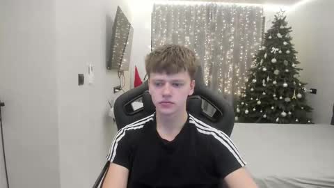 Snapshot of thomas_shelbivip chatting on 02/04/26, 11:20 Tomas online show from 02/04/26, 11:20