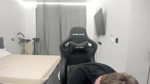 Snapshot of thomas_shelbivip chatting on 02/20/26, 05:24 Tomas online show from 02/20/26, 05:24