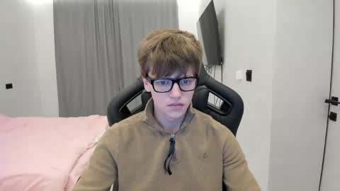 Tomas online show from 05/10/26, 01:44
