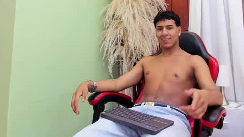 Snapshot of thomas_valkov chatting on 04/20/26, 11:24 Thomas Valkov online show from 04/20/26, 11:24