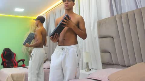Snapshot of thomas_valkov chatting on 05/15/26, 11:39 Thomas Valkov online show from 05/15/26, 11:39