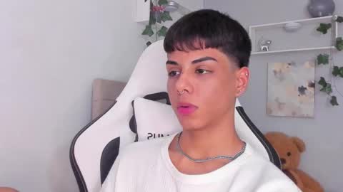 Thomas online show from 11/14/25, 07:29