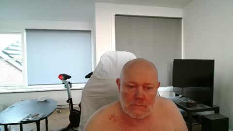 thomash32 online show from 09/09/25, 04:45