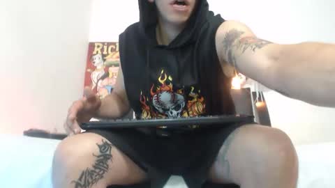 Snapshot of thomasjons chatting on 03/08/26, 04:27 thomasjons online show from 03/08/26, 04:27