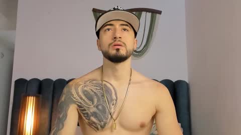 sweetfit boy online show from 10/28/25, 04:09