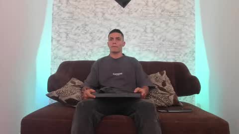 thomass_conor online show from 02/15/25, 06:55