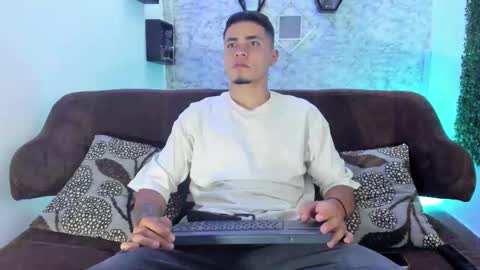 thomass_conor online show from 11/18/25, 06:12