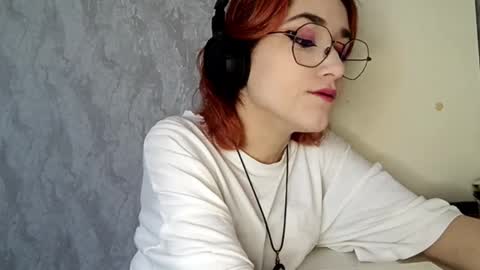 Snapshot of thomasvicknair chatting on 12/03/25, 11:41 Lina online show from 12/03/25, 11:41