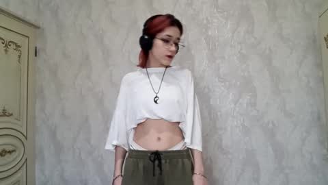 Snapshot of thomasvicknair chatting on 12/05/25, 11:30 Lina online show from 12/05/25, 11:30