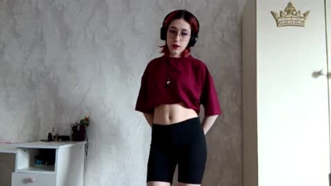 Snapshot of thomasvicknair chatting on 12/16/25, 08:30 Lina online show from 12/16/25, 08:30