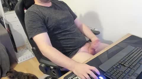 Snapshot of thommy2008 chatting on 01/06/26, 09:46 thommy2008 online show from 01/06/26, 09:46