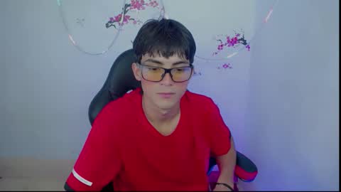 Snapshot of thommy_cute chatting on 11/19/25, 01:27 Thomas online show from 11/19/25, 01:27