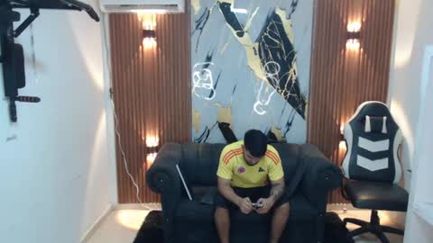 thomson_hot01 online show from 06/24/26, 05:17