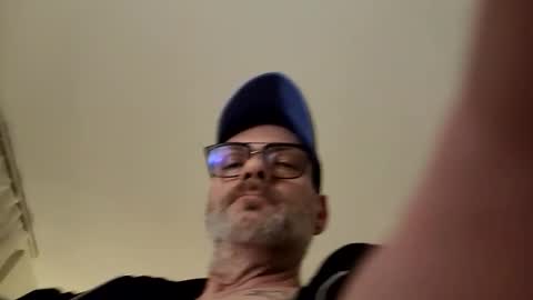 Snapshot of thomster1972good chatting on 01/18/26, 02:26 Tom online show from 01/18/26, 02:26