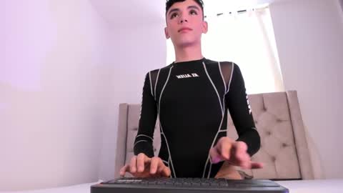 Snapshot of thomythompson chatting on 02/20/25, 02:24 Thomy T online show from 02/20/25, 02:24