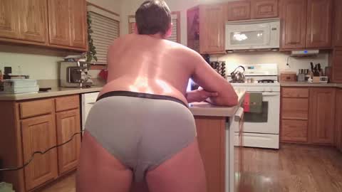Snapshot of thongguy2021 chatting on 10/09/25, 01:36 thongguy 2021 online show from 10/09/25, 01:36