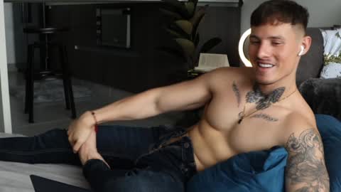 Sebastian online show from 02/05/25, 05:53