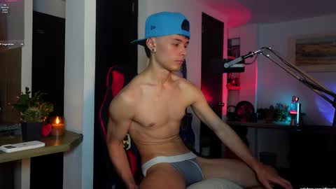 Snapshot of thoroughbredxx chatting on 03/02/26, 01:08 L e a n d e r 25OFF ON MY OF online show from 03/02/26, 01:08