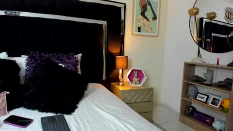 thriana online show from 06/11/26, 02:53
