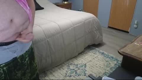 Snapshot of throbbin_williams_069 chatting on 04/06/26, 01:03 throbbin_williams_069 online show from 04/06/26, 01:03