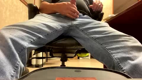 Snapshot of throbbing_jim chatting on 11/15/25, 02:46 Jim online show from 11/15/25, 02:46