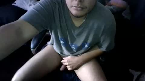 Snapshot of thssguy32 chatting on 11/17/25, 05:30 thssguy32 online show from 11/17/25, 05:30