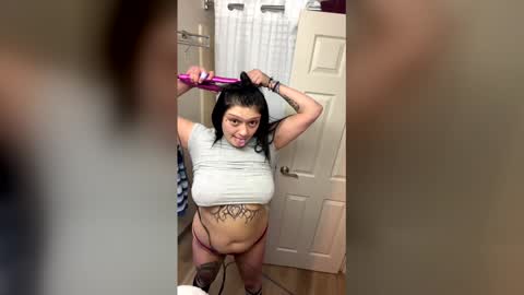 Snapshot of tht_1latinabarbie chatting on 02/12/26, 04:51 LatinaBarbie666 online show from 02/12/26, 04:51