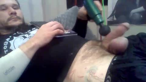 Snapshot of thunder8u42 chatting on 11/19/25, 03:34 thunder8u42 online show from 11/19/25, 03:34