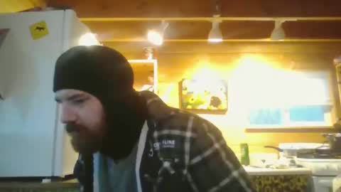 Snapshot of thunderjacker chatting on 09/24/25, 03:32 The Pen is Mightier than Sword online show from 09/24/25, 03:32